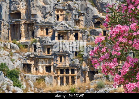 Lykische Felsengräber in Myra (Demre), Türkei Stockfoto