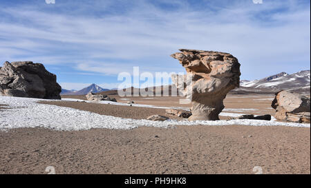 Der Arbol de Piedra (Stein), in der Siloli Wüste, Sud Lipez Provinz, Uyuni, Bolivien. Stockfoto