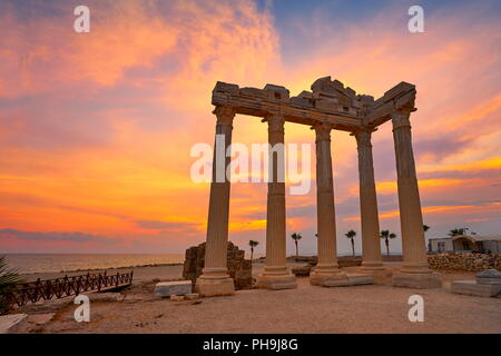 Apollon Tempel bei Sonnenuntergang, Side, Antalya, Türkei Stockfoto