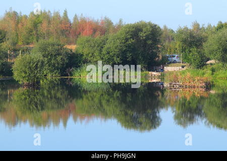 Reflexionen eines privaten See in der Nähe von RSPB Fairburn Ings Stockfoto