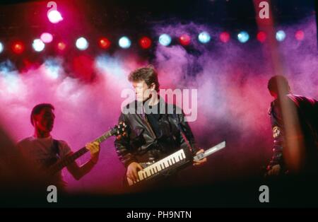 Magne Furuholmen' von 'a-ha', norwegische Popgruppe, beim Konzert in München, Deutschland 1988. Magne Furuholmen der norwegischen Popband A-ha'performin Stockfoto