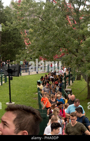 VAUGHAN, Kanada - 28. AUGUST 2018: Canada's Wonderland an einem schönen Sommertag. Stockfoto