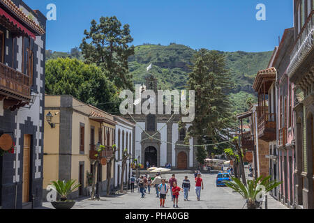 Basilika und Main Street, Telde, Gran Canaria, Kanarische Inseln, Spanien, Atlantik, Europa Stockfoto