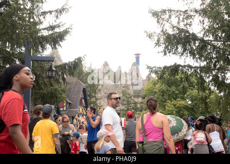 VAUGHAN, Kanada - 28. AUGUST 2018: Canada's Wonderland an einem schönen Sommertag. Stockfoto