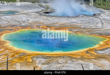 Grand Prismatic Spring und Excelsior Geyser Krater Stockfoto