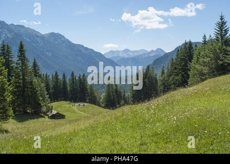 Trampen rund um Mittenwald, Oberbayern, Deutschland Stockfoto