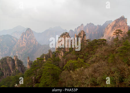 Felsformationen in Huang Shan, China Stockfoto