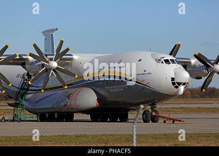 Antonov 22 der Antonov Airlines (Antonov Design Bureau). Stockfoto