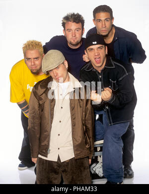 Bloodhound Gang (L-R): Lüpüs Thünder, DJ Q-Ball, Willie die neuen Kerl, Jimmy Pop Ali, Jared Hasselhoff am 23.09.1999 in Rastatt. | Verwendung weltweit Stockfoto