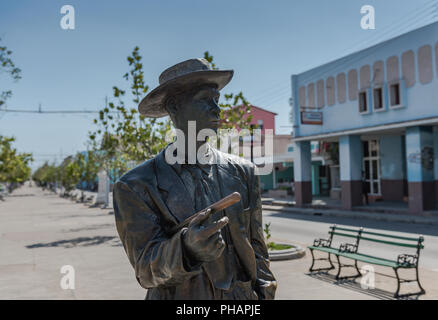 Cienfuegos, Kuba / 15. März 2016: Denkmal für Benny Moré, einen kubanischen Sänger, Bandleader und Songwriter, bekannt als El Bárbaro del Ritmo und El Sonero Mayor. Stockfoto