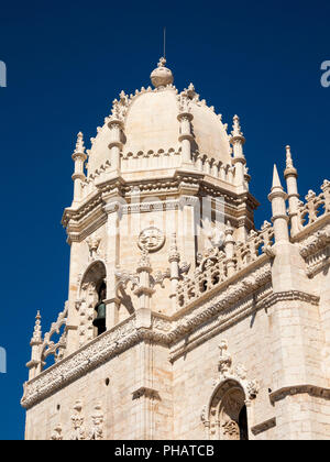 Portugal, Lissabon, Belem, Monastario dos Jeronimos, verzierten Kuppel Turm von Kloster Stockfoto