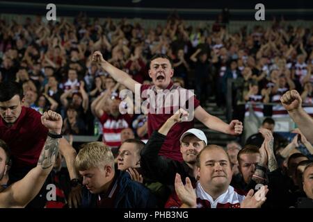 Merseyside, UK. 31. August 2018. Wigan Fans ihre Vereine feiern gewinnen, 31. August 2018, total Gottlosen Stadion, Merseyside, England; besser Super League Rugby, Super 8 s-3, St Helens v Wigan Warriors; Quelle: News Images/Alamy leben Nachrichten Stockfoto