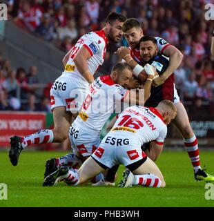 Merseyside, UK. 31. August 2018. Die wigan Warriors Romain Navarrete ist der 31. August 2018 in Angriff genommen, Total Gottlosen Stadion, Merseyside, England; besser Super League Rugby, Super 8 s-3, St Helens v Wigan Warriors; Quelle: News Images/Alamy leben Nachrichten Stockfoto