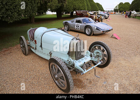 Bugatti Typ 35 Grand Prix Two-Seater (1925), Concours von Eleganz 2018 (Vorschau), 31. August 2018. Hampton Court Palace, London, UK, Europa. Der weltweit seltensten Autos für eine dreitägige Classic und supercar Veranstaltung in den Gärten des berühmten Königlichen Palast montiert. Kredit Ian Flasche/Alamy leben Nachrichten Stockfoto