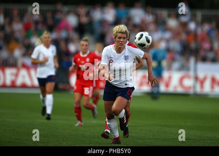 Newport, Großbritannien. 31. August 2018. Millie Helle von England in Aktion. Wales Frauen v England Frauen, 2019 WM-Qualifikationsspiel Gleiches an Rodney Parade in Newport, South Wales am Freitag, den 31. August 2018. pic von Andrew Obstgarten/Alamy leben Nachrichten Stockfoto