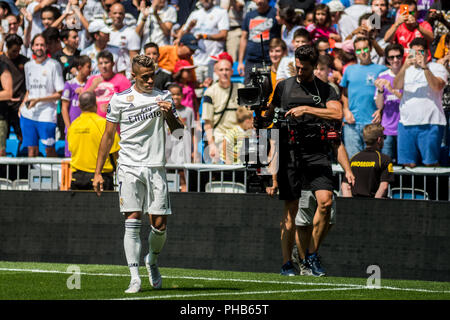 Madrid, Spanien. 31 August, 2018. Mariano Diaz Mejia während der Präsentation als neuer Spieler von Real Madrid im Santiago Bernabeu, Madrid, Spanien. Credit: Marcos del Mazo/Alamy leben Nachrichten Stockfoto