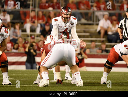 August 31, 2018 Western Kentucky Hilltoppers quarterback zeichnete Eckels (4) erwartet die Kugel q2 q eines NCAA Football Spiel zwischen der Western Kentucky Hilltoppers und die Wisconsin Badgers in Camp Randall Stadium in Madison WI Stockfoto