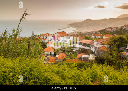 Blick über den Hafen und die Altstadt von Funchal aus erhöhter Position, Funchal, Madeira, Portugal, Atlantik gesehen, Europa Stockfoto