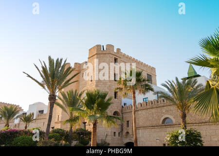 Sonnenuntergang über den Nachbau der alten Medina in Yasmine Hammamet, Tunesien Stockfoto