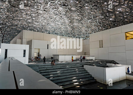 Bilder der Innenhof des Louvre Abu Dhabi, V.A.E. Stockfoto