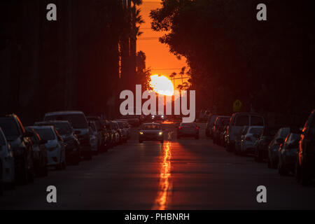 Straße von der Sonne leuchtet Stockfoto