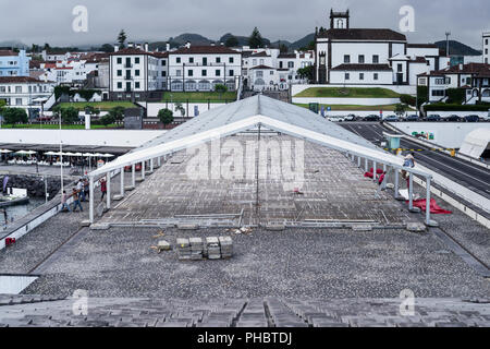 Bau der Hallen im Hafen Ponta Delgada Azoren Stockfoto