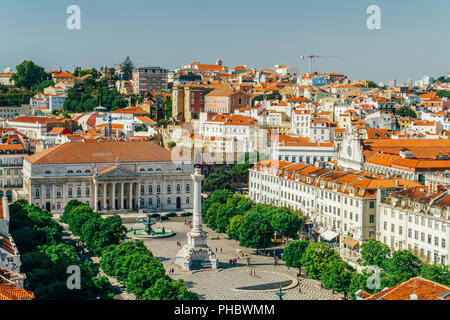 Lissabon, Portugal - 20. AUGUST 2017: Rossio Platz (Praca de Don Pedro IV) ist im pombalinischen Innenstadt von Lisboa Stadtmitte Stockfoto