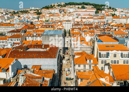 Lissabon, Portugal - 20. AUGUST 2017: Luftaufnahme von Lissabon City Home Dächer in Portugal Stockfoto