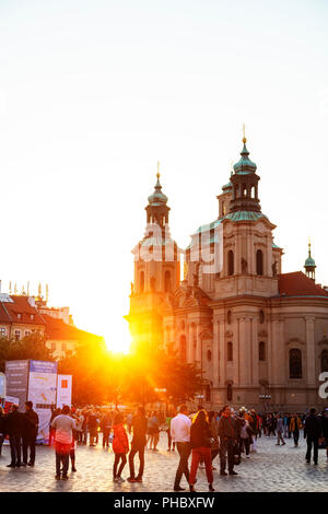 Old Town Square, St. Nicholas Kirche, Prag, UNESCO-Weltkulturerbe, Böhmen, Tschechische Republik, Europa Stockfoto