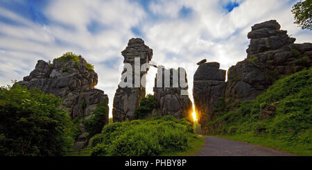 Bei Sonnenaufgang Externsteine, Horn-Bad Meinberg, Nordrhein-Westfalen, Deutschland, Europa Stockfoto