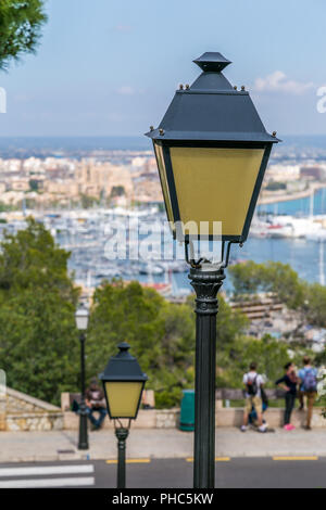 Lampe Beiträge auf Schloss Bellver in Palma de Mallorca - Spanien Stockfoto