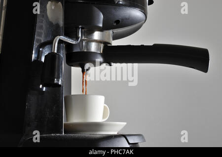 Tasse Espresso- und Kaffeemaschine Stockfoto