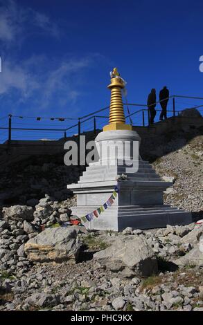 Buddhistische stupa auf dem Gipfel des Berges Santis, Schweiz. Stockfoto