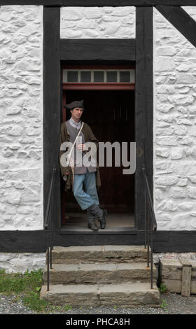 Französischer Soldat schiefen innen Eingang in die Festung Louisbourg National Historic Site von Kanada in Louisbourg, Nova Stockfoto