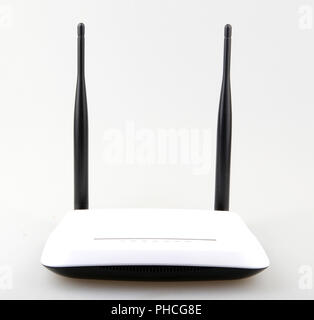 Wireless Router isoliert auf weißem Hintergrund Stockfoto