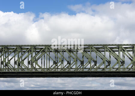 Southbridge über den Rhein in der Nähe von Mainz Stockfoto