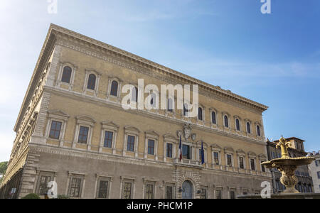 Palazzo Farnese in Rom Stockfoto