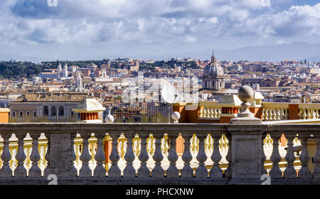 Marmor Balustrade in Rom Stockfoto