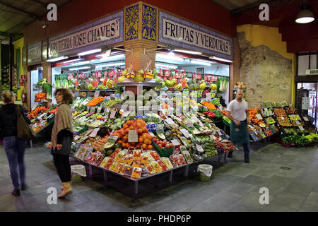 Markthalle Mercado de Triana Stockfoto