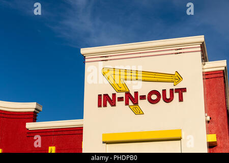 In-N-Out Burger, Zeichen auf der Fassade, Santa Clara, Kalifornien Stockfoto