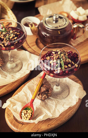 Nachtisch aus beriies mit pine Saatgut Stockfoto