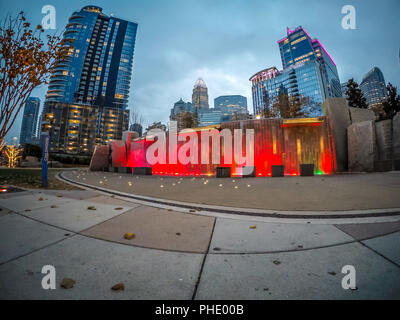 Am frühen Morgen in Charlotte NC in der Nähe von Romare Bearden Park Stockfoto