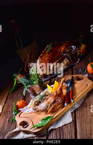 Knusprig gebratene Ente Beine fried Stockfoto