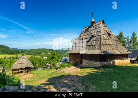 Altes Haus in ethno Dorf in Serbien Stockfoto