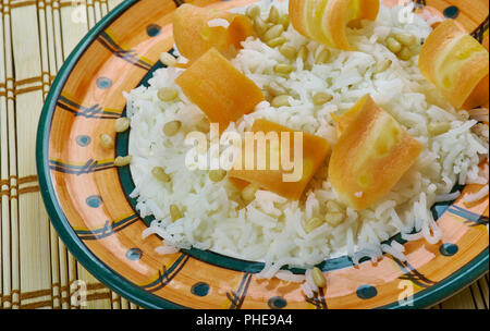 Türkische Pilav mit Karotten Stockfoto