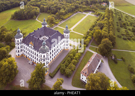 Skokloster, Schweden - 22. August 2018: Luftaufnahme des Jahrhunderts des Th 17 Skokloster Schloss und seine Umgebung in der Provinz Uppland. Stockfoto