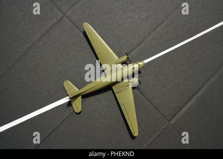 Start- und Landebahn militärische Transportflugzeuge von oben Stockfoto