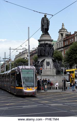 Ein Blick auf die O'Connell Denkmal in Dublin an einem Tag im Sommer Stockfoto