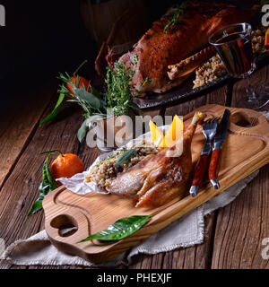 Knusprig gebratene Ente Beine fried Stockfoto