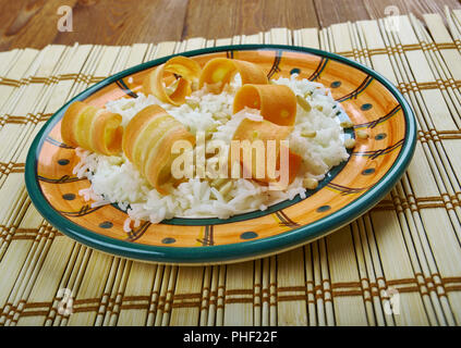 Türkische Pilav mit Karotten Stockfoto